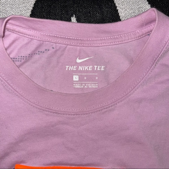 Nike T-Shirt - Picture 5 of 5